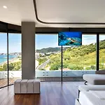 Yacht Hotel 4*