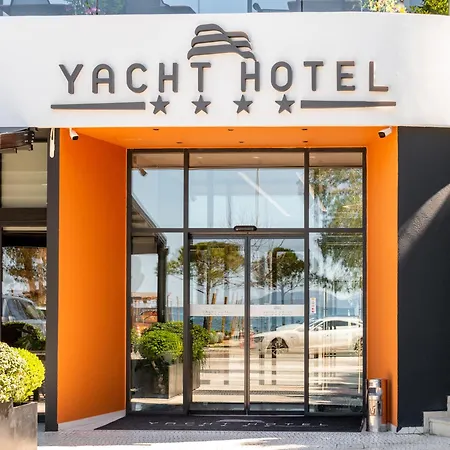 Hotell Yacht 4*