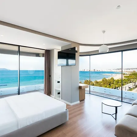 Yacht Hotel 4*