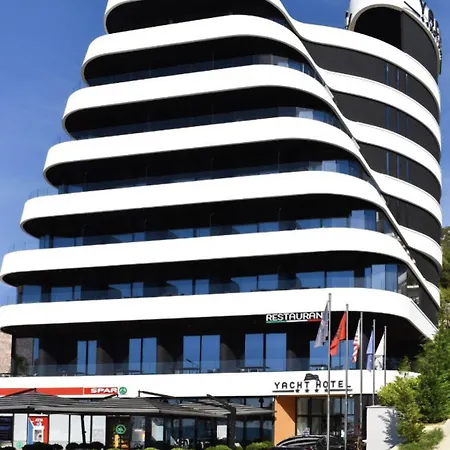 Yacht Hotel Vlorë