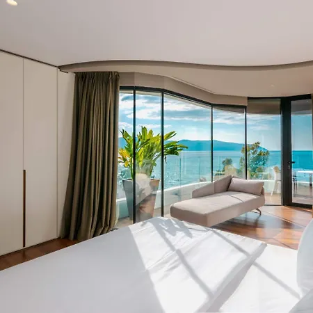 Hotel Yacht