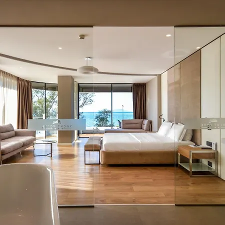 Yacht Hotel Vlore