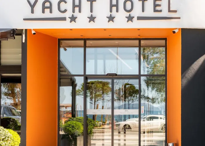酒店 Yacht 4*