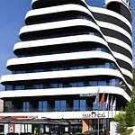 Yacht מלון Vlorë