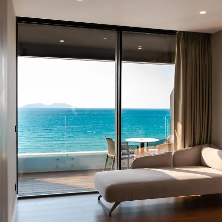 Yacht Hotell 4*