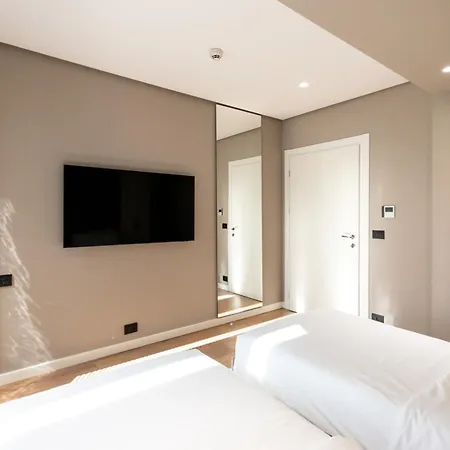 Yacht Hotel Vlore