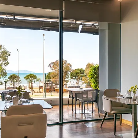 Yacht Hotel 4*