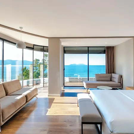Hotel Yacht 4*