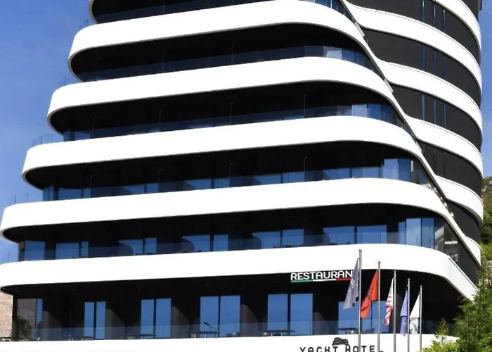 Yacht Hotel Vlorë